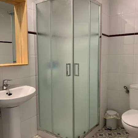 Centrica Con Aire Acondicionado Bano Privado Nevera Homestay