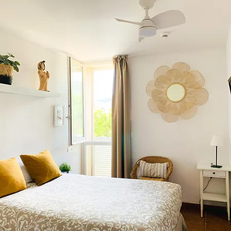 Centrica Con Aire Acondicionado Bano Privado Nevera Cadaques