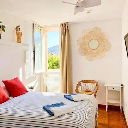 Centrica Con Aire Acondicionado Bano Privado Nevera Cadaques